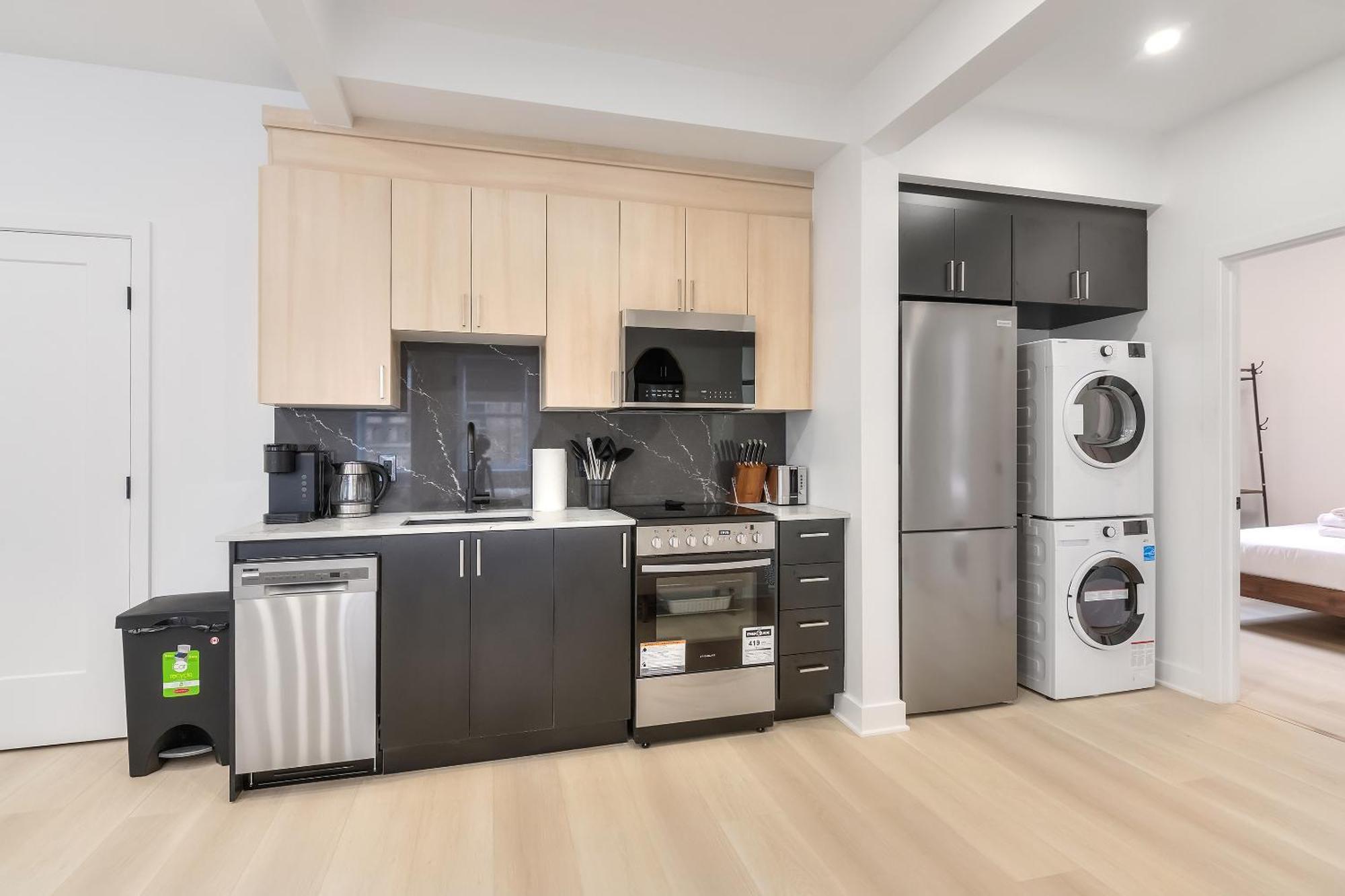 Free Indoor Parking Cozy & Spacious Condo In Heart Of Downtown 몬트리올 외부 사진